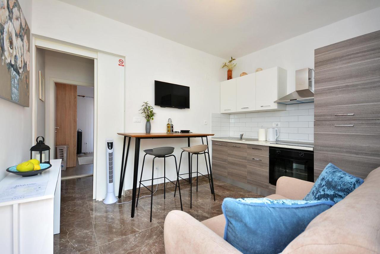 Apartment 'Mimo' In Milna - Hvar Exteriör bild